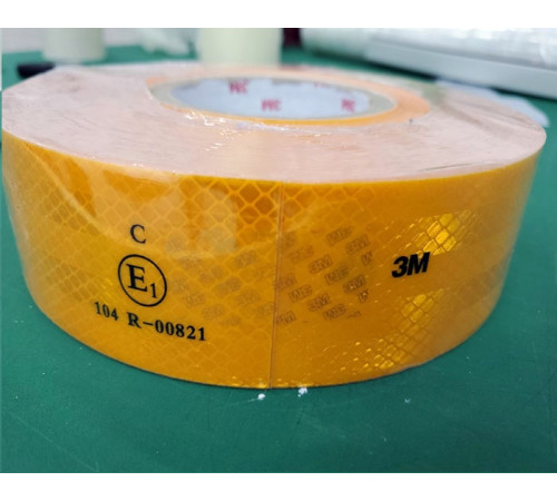 Светоотражающая желтая лента для авто