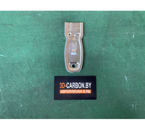 Оригинальный фигурный металлический держатель для лезвий