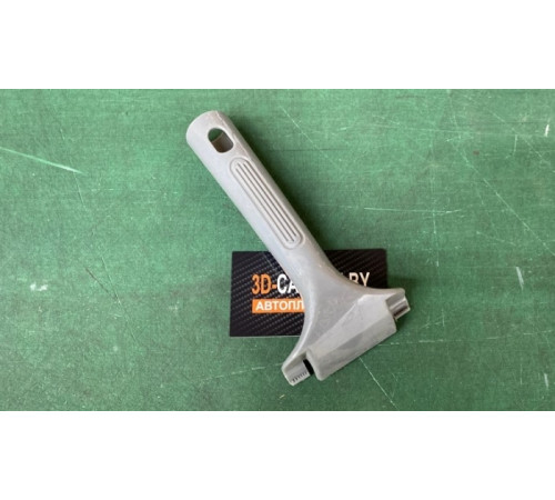 Пластиковый держатель для резины с металлическим кантом